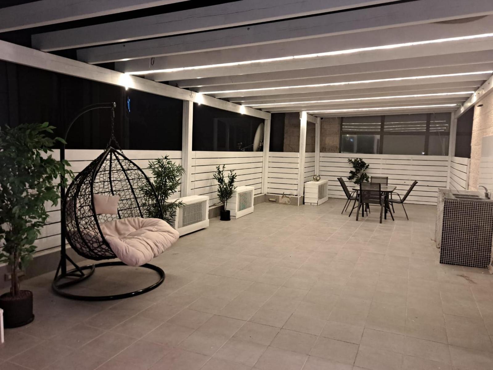 Authentic One Bedroom Apartment In City Center 예루살렘 외부 사진