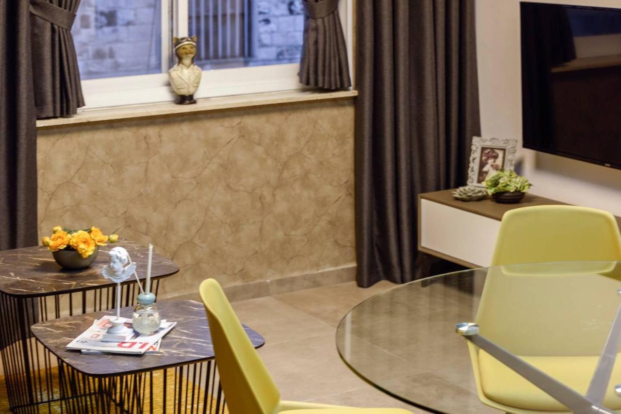 Authentic One Bedroom Apartment In City Center 예루살렘 외부 사진