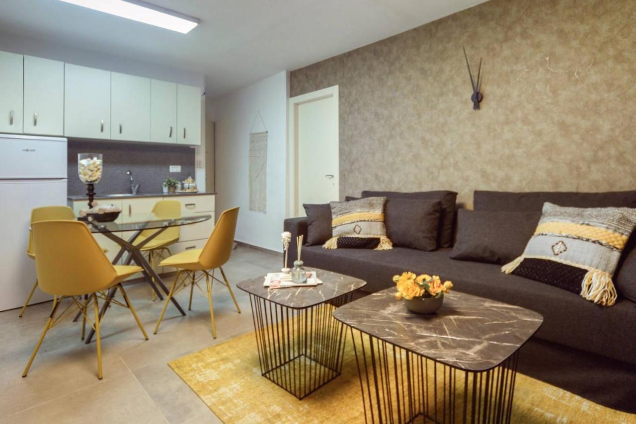 Authentic One Bedroom Apartment In City Center 예루살렘 외부 사진