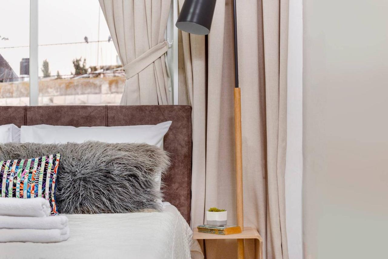 Authentic One Bedroom Apartment In City Center 예루살렘 외부 사진