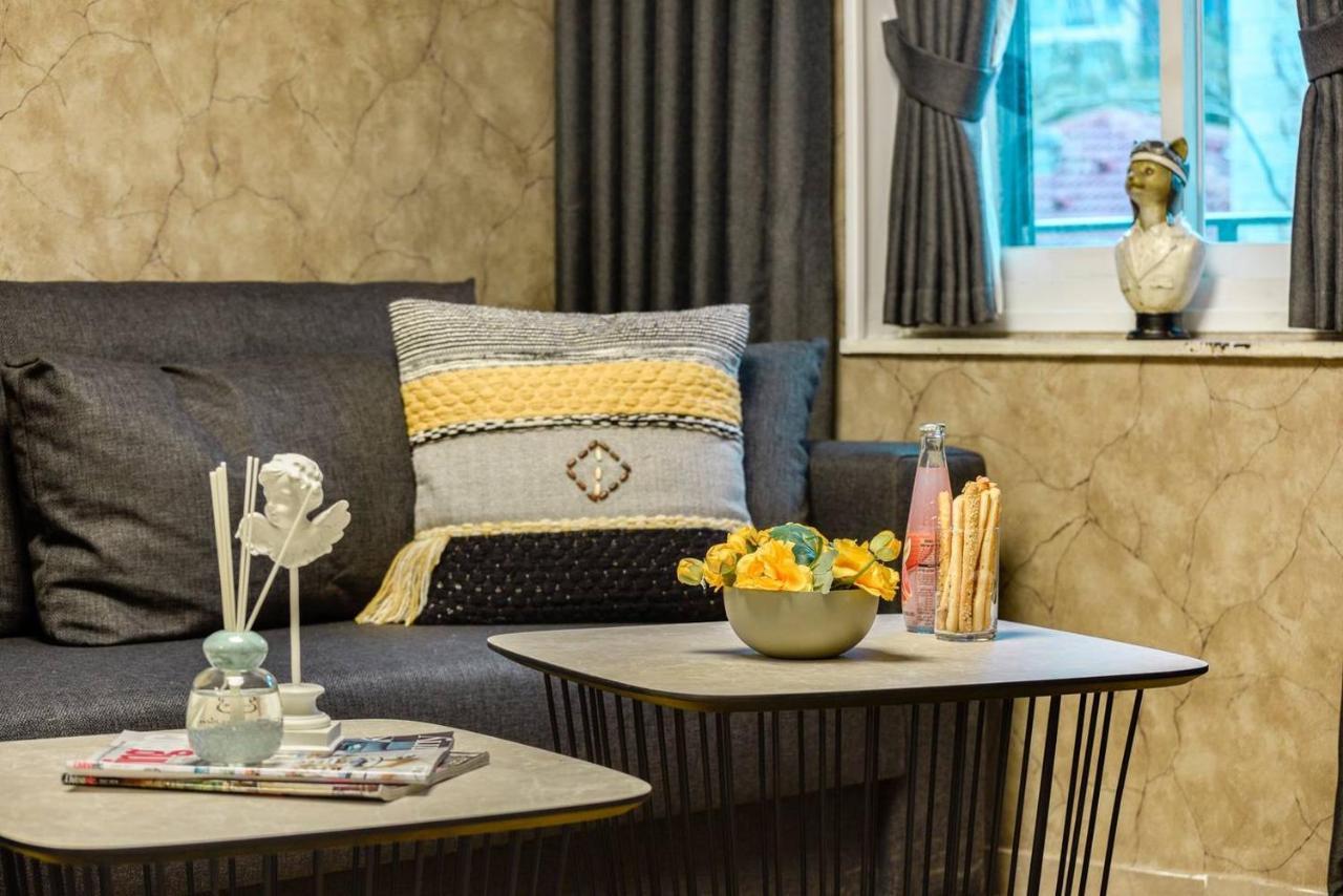 Authentic One Bedroom Apartment In City Center 예루살렘 외부 사진